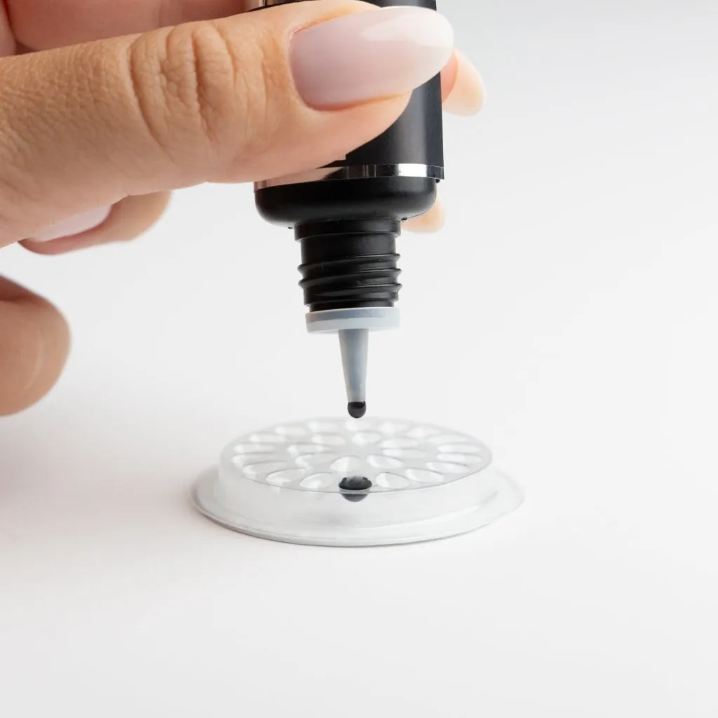 Chameleon Lash Adhesive